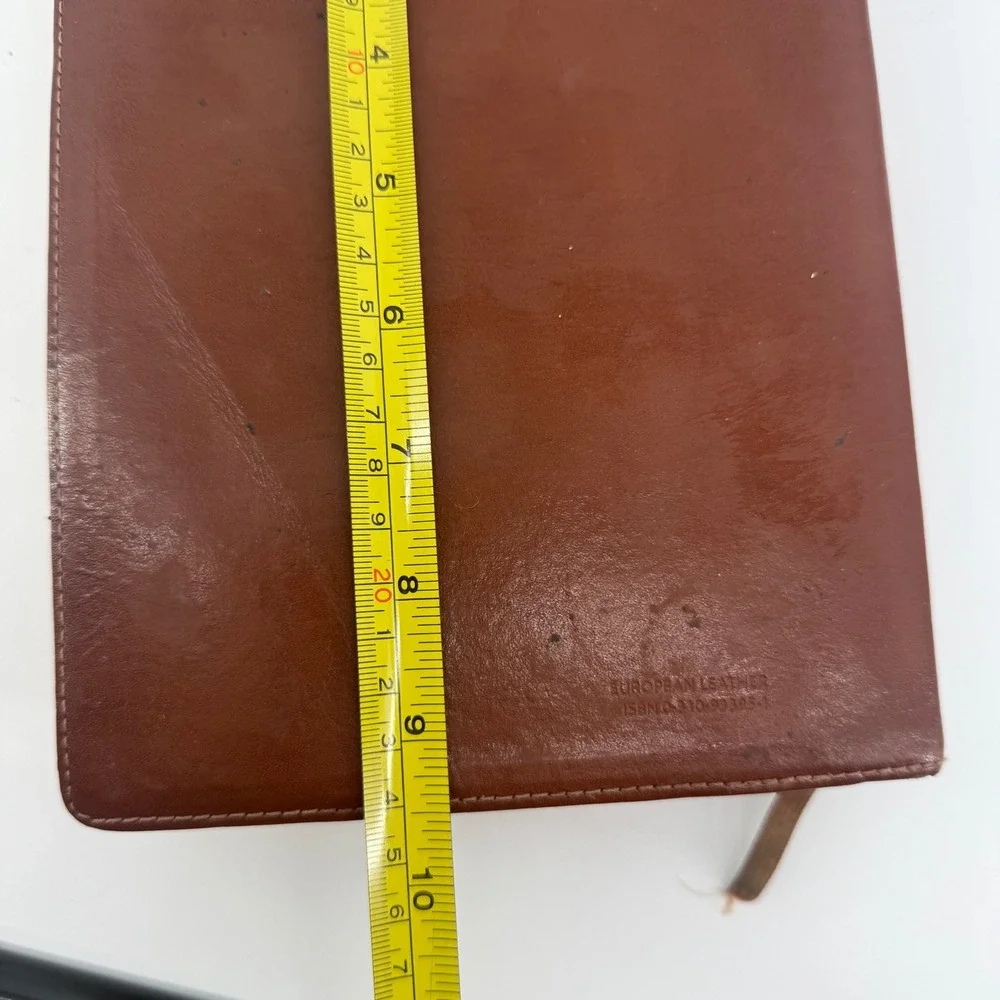 Life Application Study‎ Bible International Version Brown Crocodile Embossed